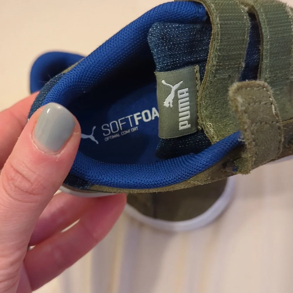 Like NEW Size 6 infant Puma runners - Picture 4 of 4